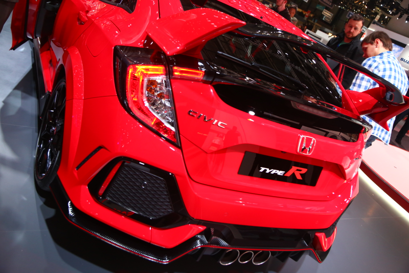 Illustration for article titled The 2018 Honda Civic Type R Is Ridiculous In All The Right Ways